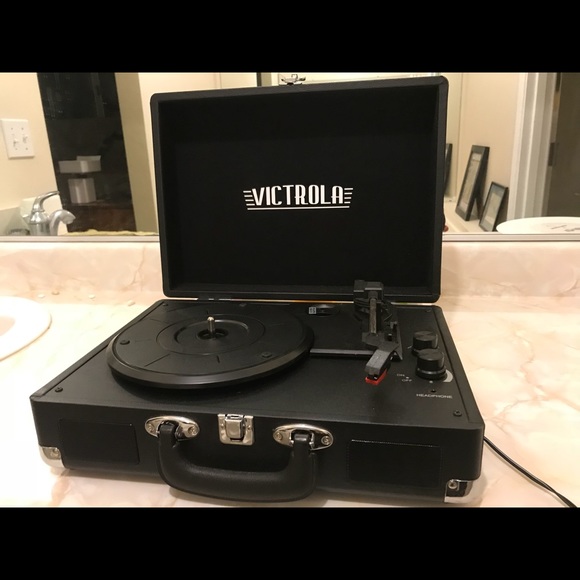 Brand new Victrola record player - Picture 4 of 5